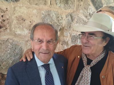 Il prof. Schittulli e Al Bano