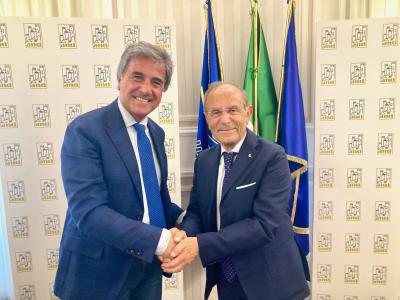 Stretta di mano