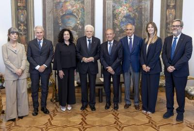 Il Presidente della Repubblica Sergio Mattarella con la delegazione LILT (da sx a dx): Giulia Mazza, Responsabile Comunicazione LILT; Norberto Venturi, CDN LILT; Concetta Stanizzi, CDN LILT; Francesco Schittulli, Presidente Nazionale LILT; Alfonso Gallipoli, CDN LILT; Davide Rubinace, Responsabile Direzione e Gestione LILT