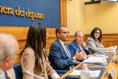 Elisabetta Gregoraci, Ambassador LILT nazionale, Marcello Gemmato, Sottosegretario alla Salute, Francesco Schittulli, Presidente LILT Nazionale, Maria Stefania Marino, Ufficio di presidenza LILT