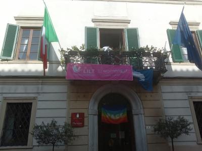 l comune di Camaiore sostiene la campagna Nastro Rosa della LILT di Lucca