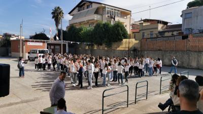 manifestazione Ottobre in Rosa 25 OTTOBRE SCUOLA "PASCOLI" TAURIANOVA (RC)