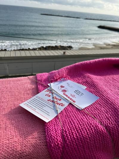 La Sciarpa rosa sul lungomare di Sanremo 