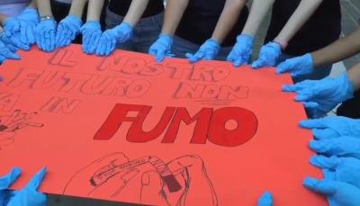 Un frame del video