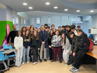 Continua la Prevenzione nelle Scuola presso il Liceo Scientifico Da Vinci con un gruppo di specialisti oncologi, psiconcologi, senologi e dermatologi